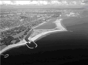 Fig. 11. Aerial photo of Amager Beach Park, which consists of the following main elements: Island with terminal structures north and south and a separating headland between northern and southern beaches and a lagoon