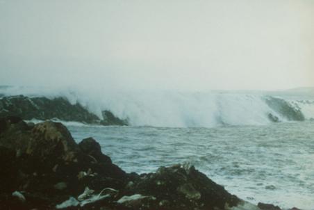 File:Overtopping nature.jpg