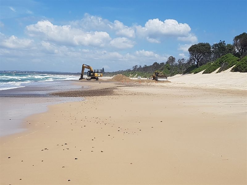 File:BeachScrapingOldBarBeach MidCoastNSW.jpg